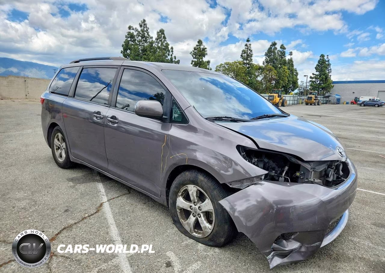 2016 Toyota Sienna Le VIN:5TDKK3DC5GS692045 - 4