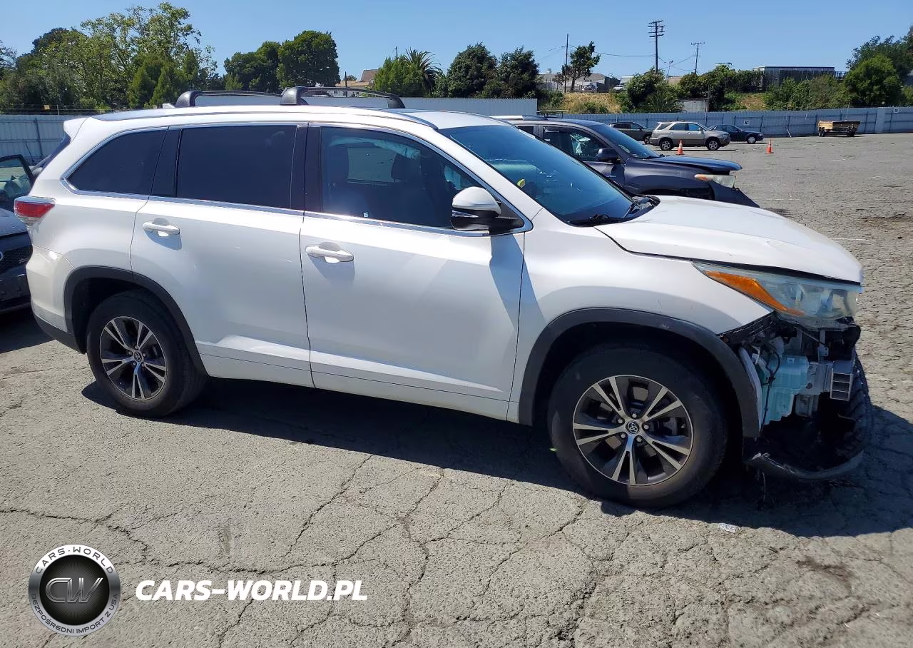 2016 Toyota Highlander Xle VIN:5TDKKRFH3GS163656 - 4