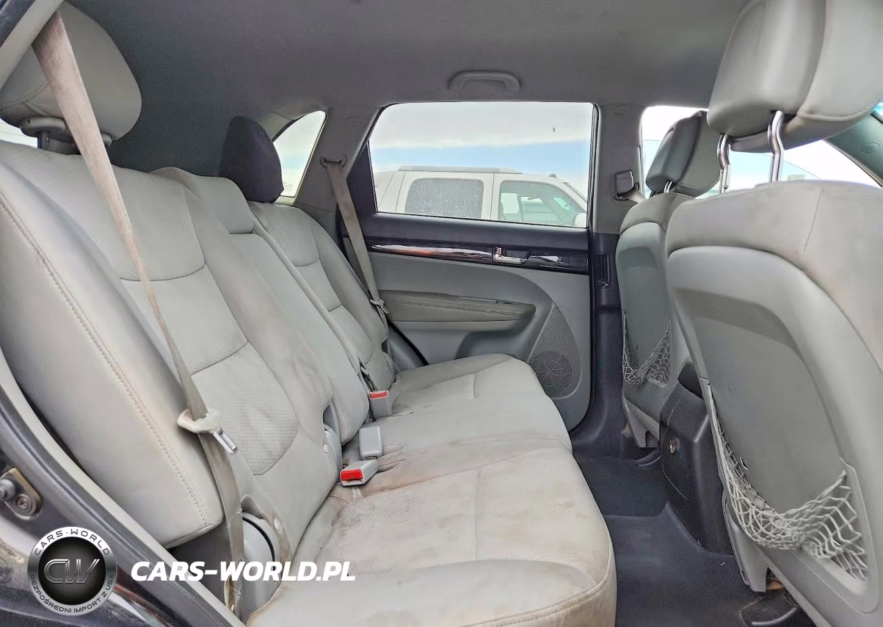2011 Kia Sorento Lx VIN:5XYKT3A19BG023945 - 10