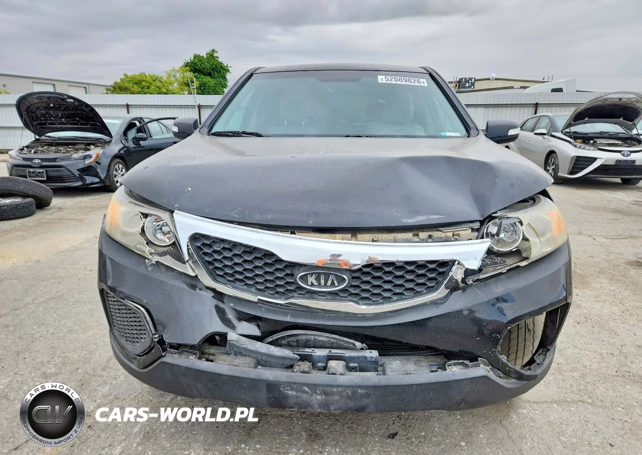 2011 Kia Sorento Lx VIN:5XYKT3A19BG023945 - 5