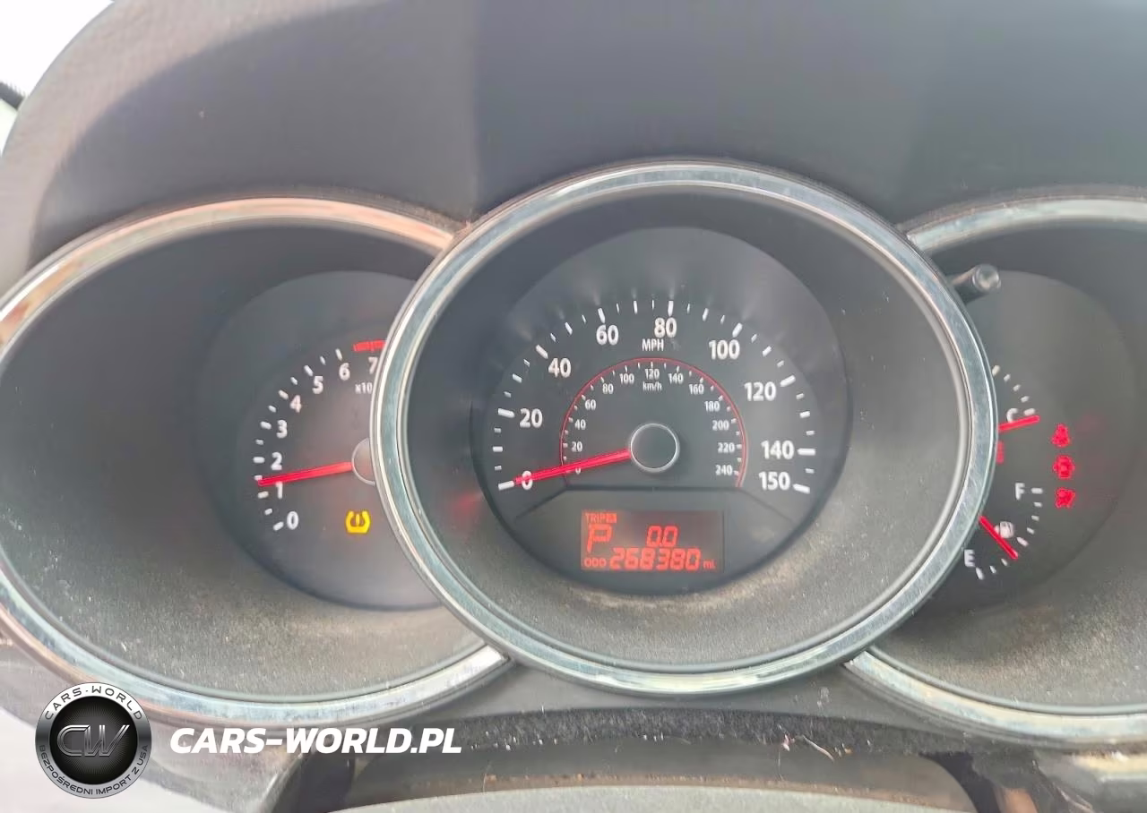2011 Kia Sorento Lx VIN:5XYKT3A19BG023945 - 9
