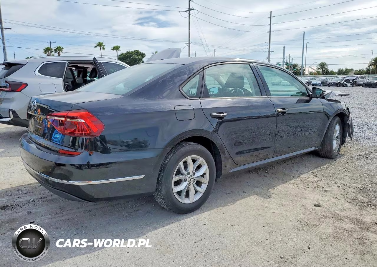 2018 Volkswagen Passat S VIN:1VWAA7A34JC013317 - 3