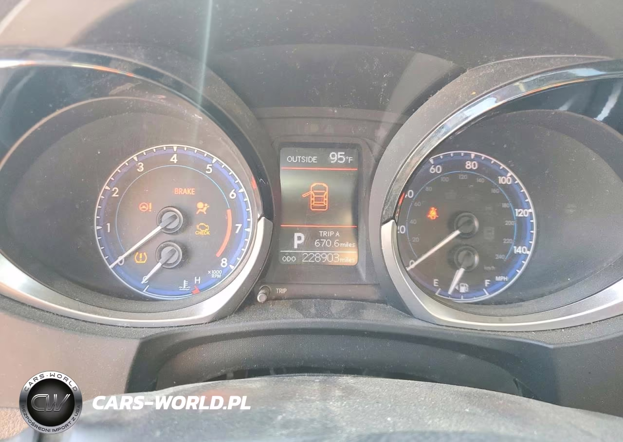 2015 Toyota Corolla S Plus VIN:5YFBURHE2FP205710 - 9