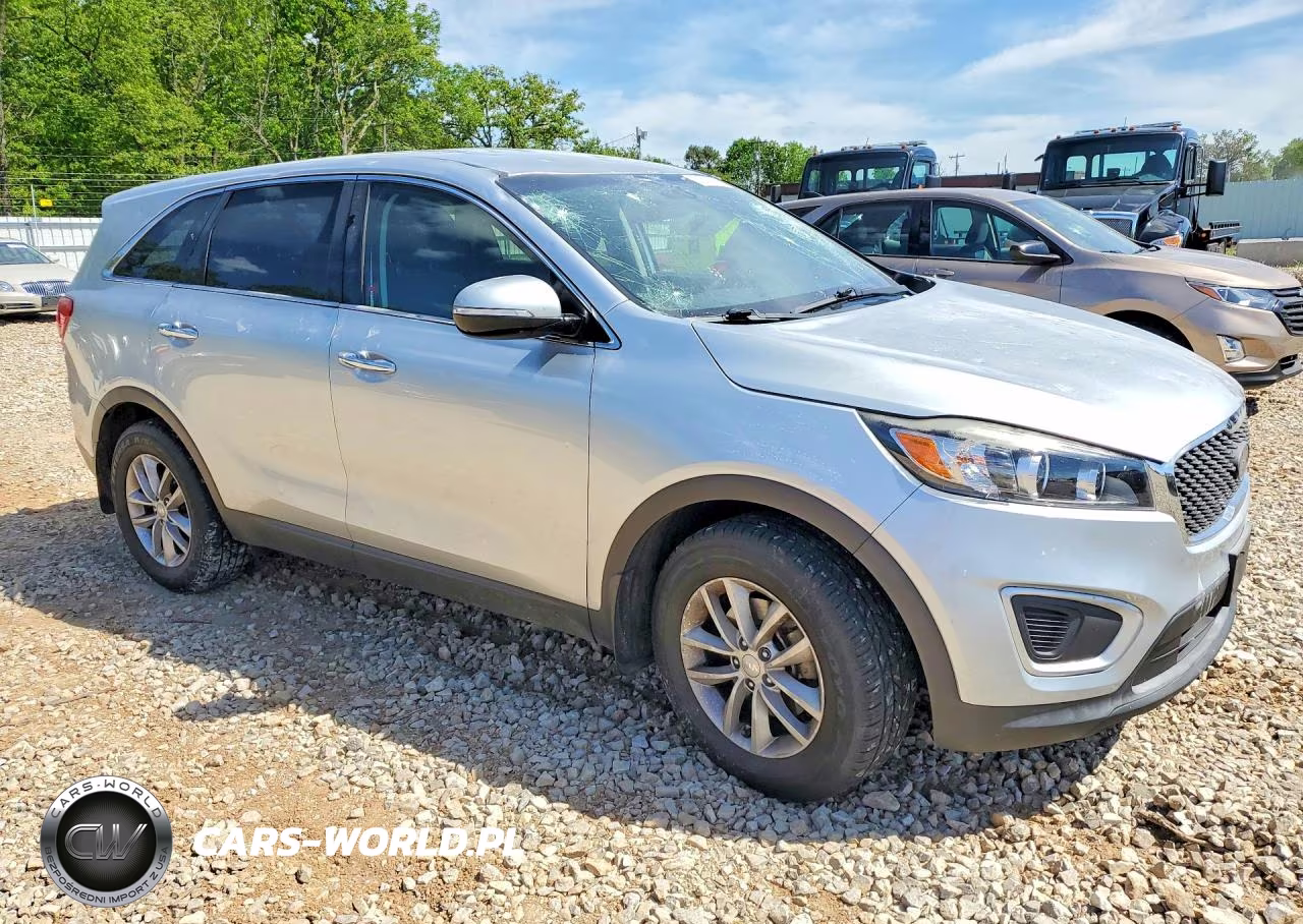2018 Kia Sorento L VIN:5XYPG4A31JG345057 - 4
