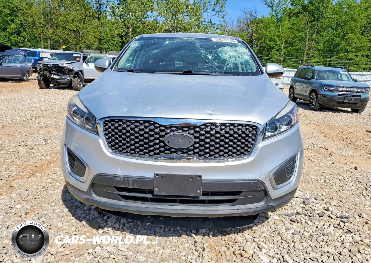 2018 Kia Sorento L VIN:5XYPG4A31JG345057 - 5