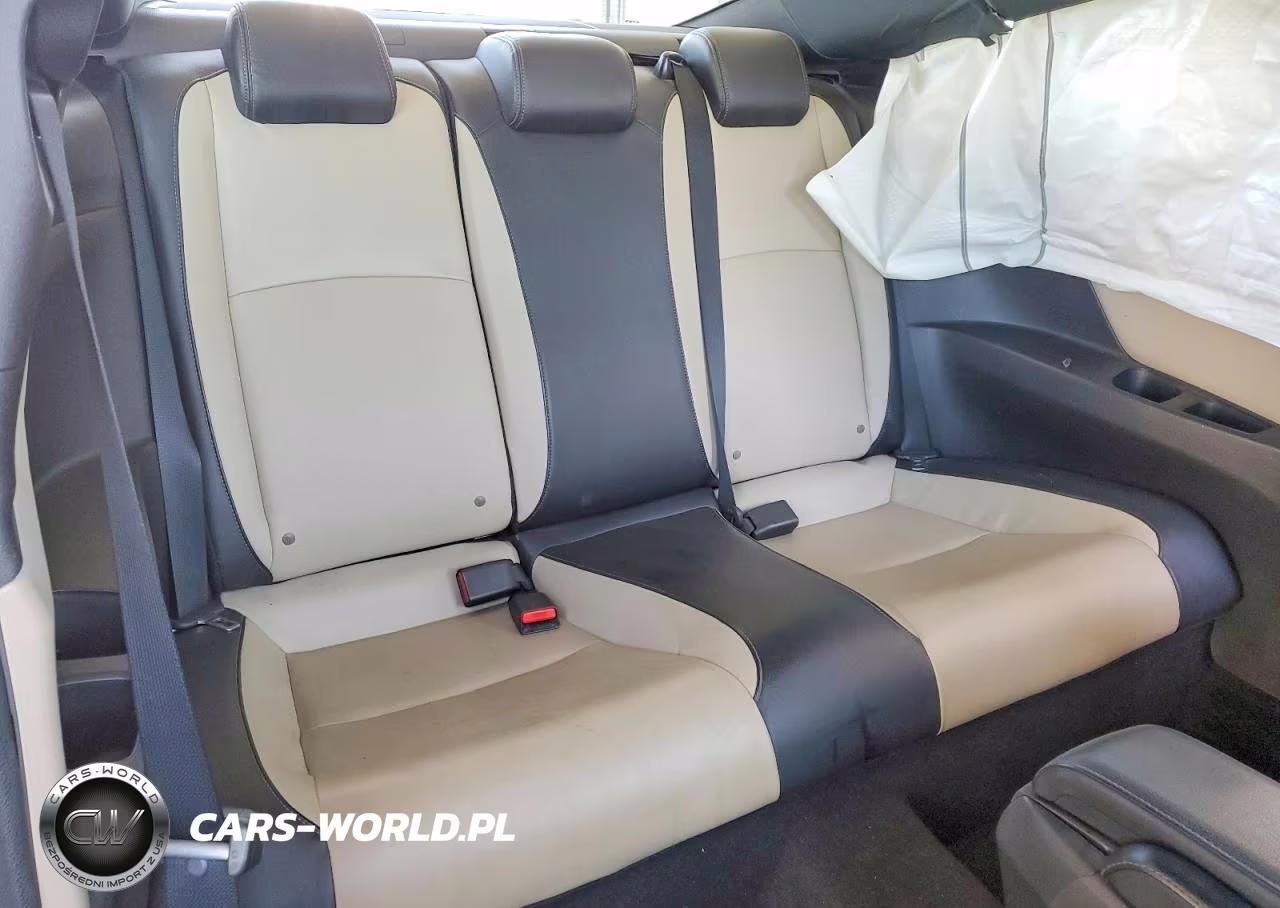 2017 Honda Civic Touring VIN:2HGFC3B93HH360077 - 10