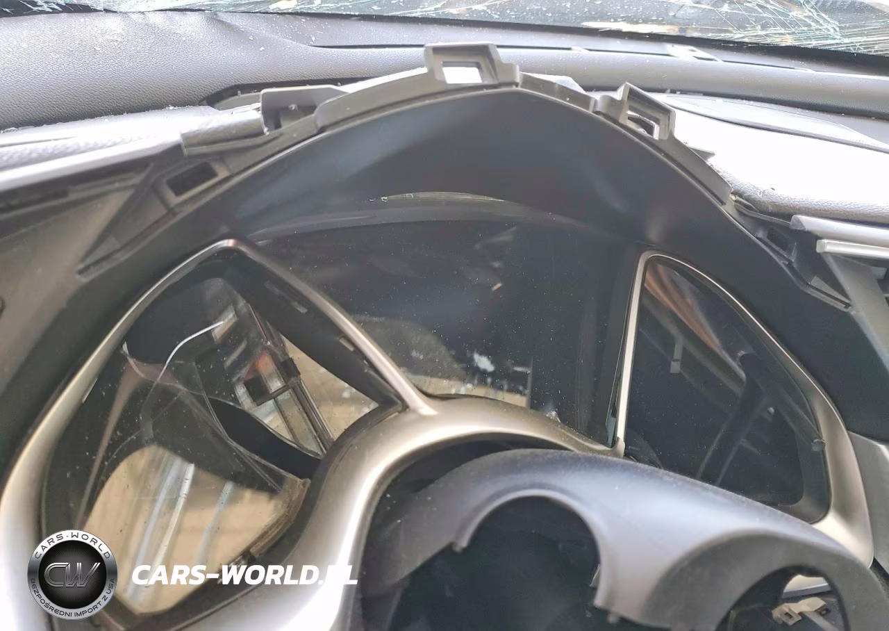 2017 Honda Civic Touring VIN:2HGFC3B93HH360077 - 9