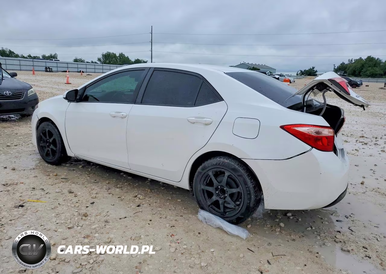 TOYOTA COROLLA L VIN:5YFBURHE6KP928440 - 2