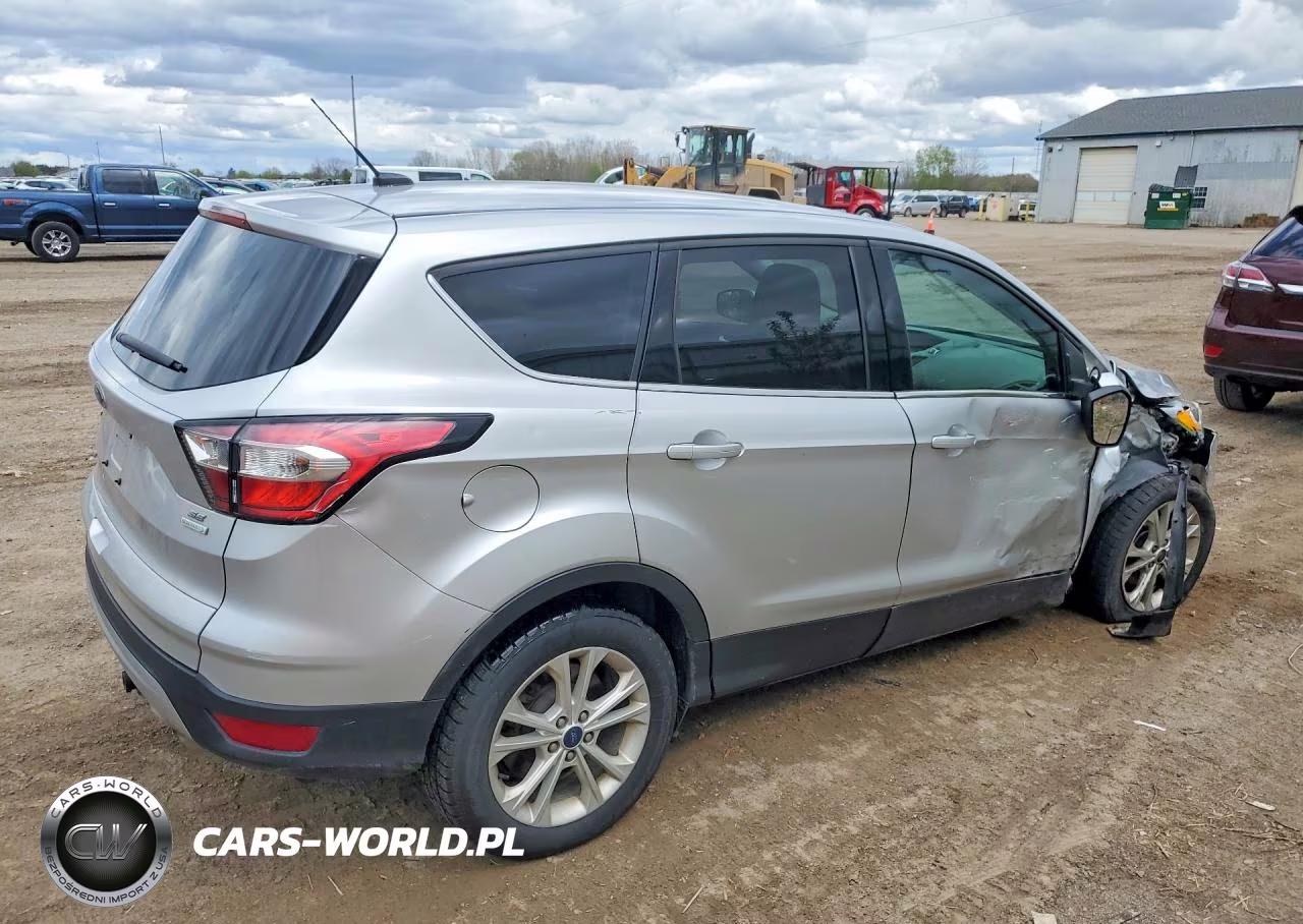2017 Ford Escape Se VIN:1FMCU0GD4HUD19007 - 3