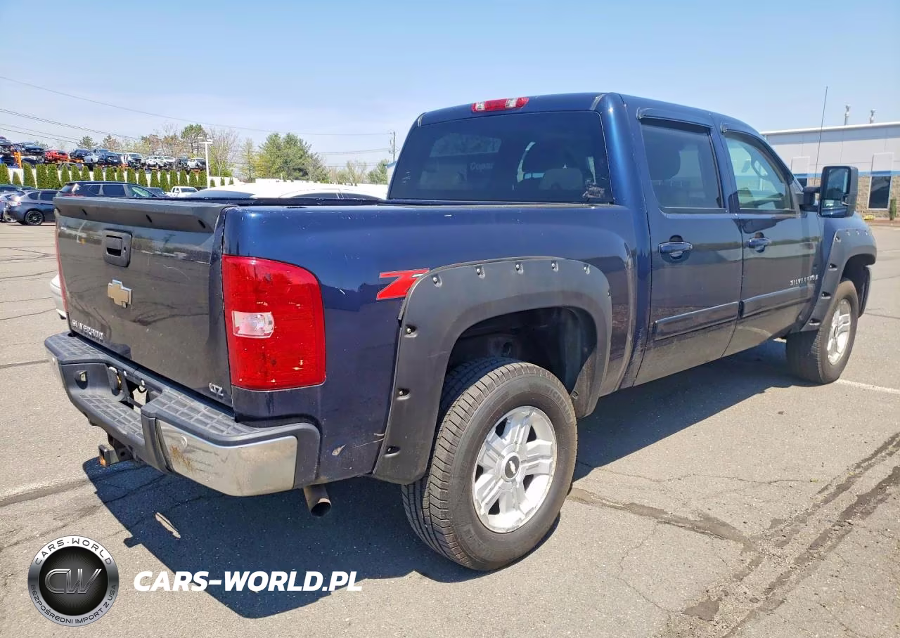2007 Chevrolet Silverado K1500 Crew Cab VIN:3GCEK13M17G514806 - 3
