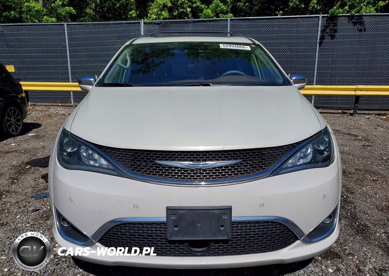 2017 Chrysler Pacifica Limited VIN:2C4RC1GG1HR643112 - 5