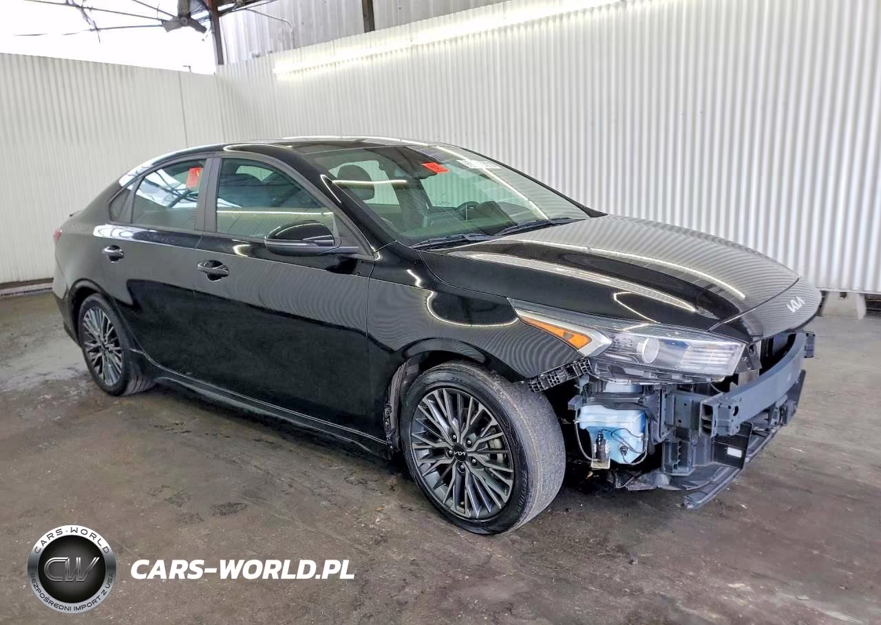 2022 Kia Forte Gt Line VIN:3KPF54AD5NE490261 - 4