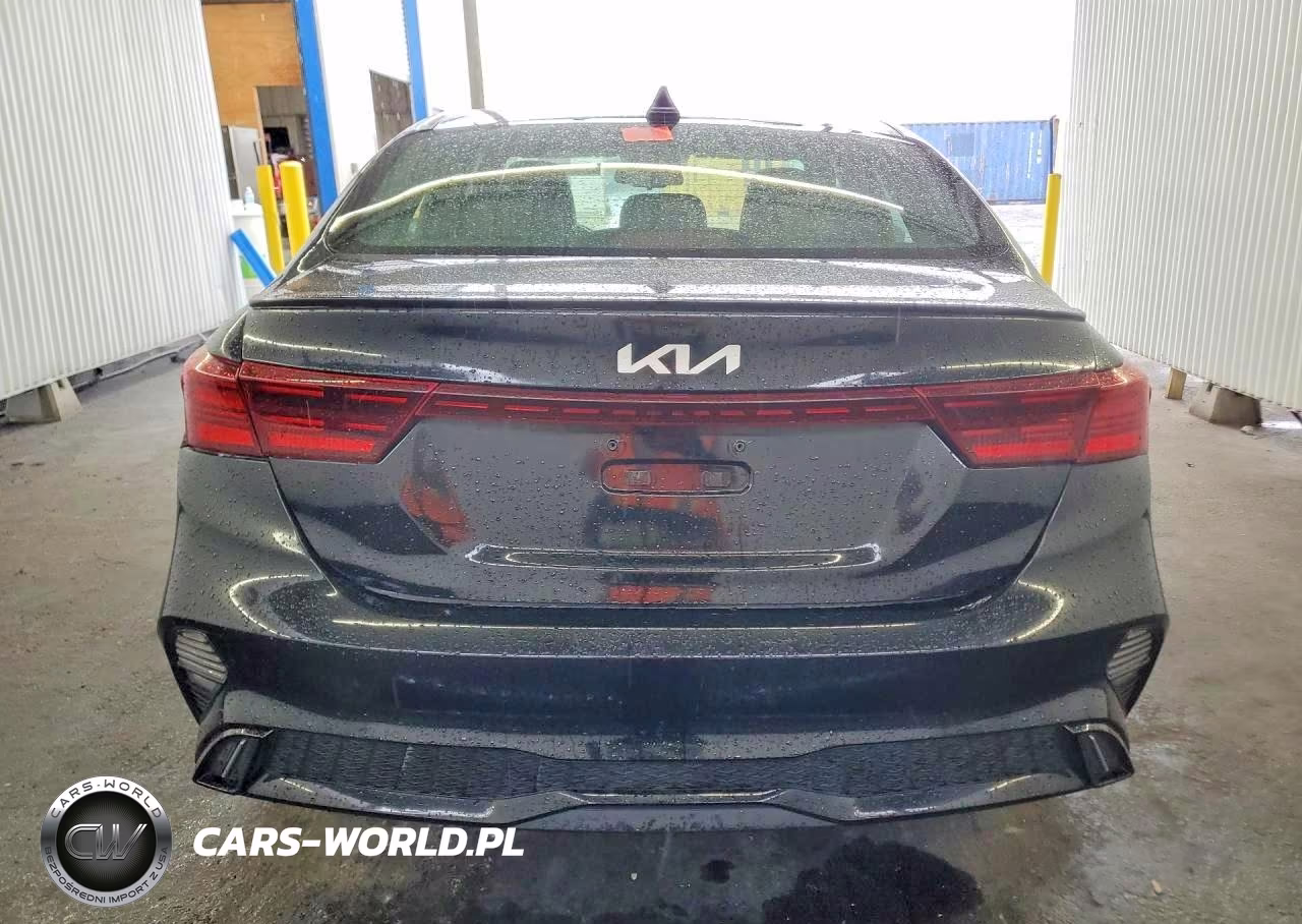 2022 Kia Forte Gt Line VIN:3KPF54AD5NE490261 - 6
