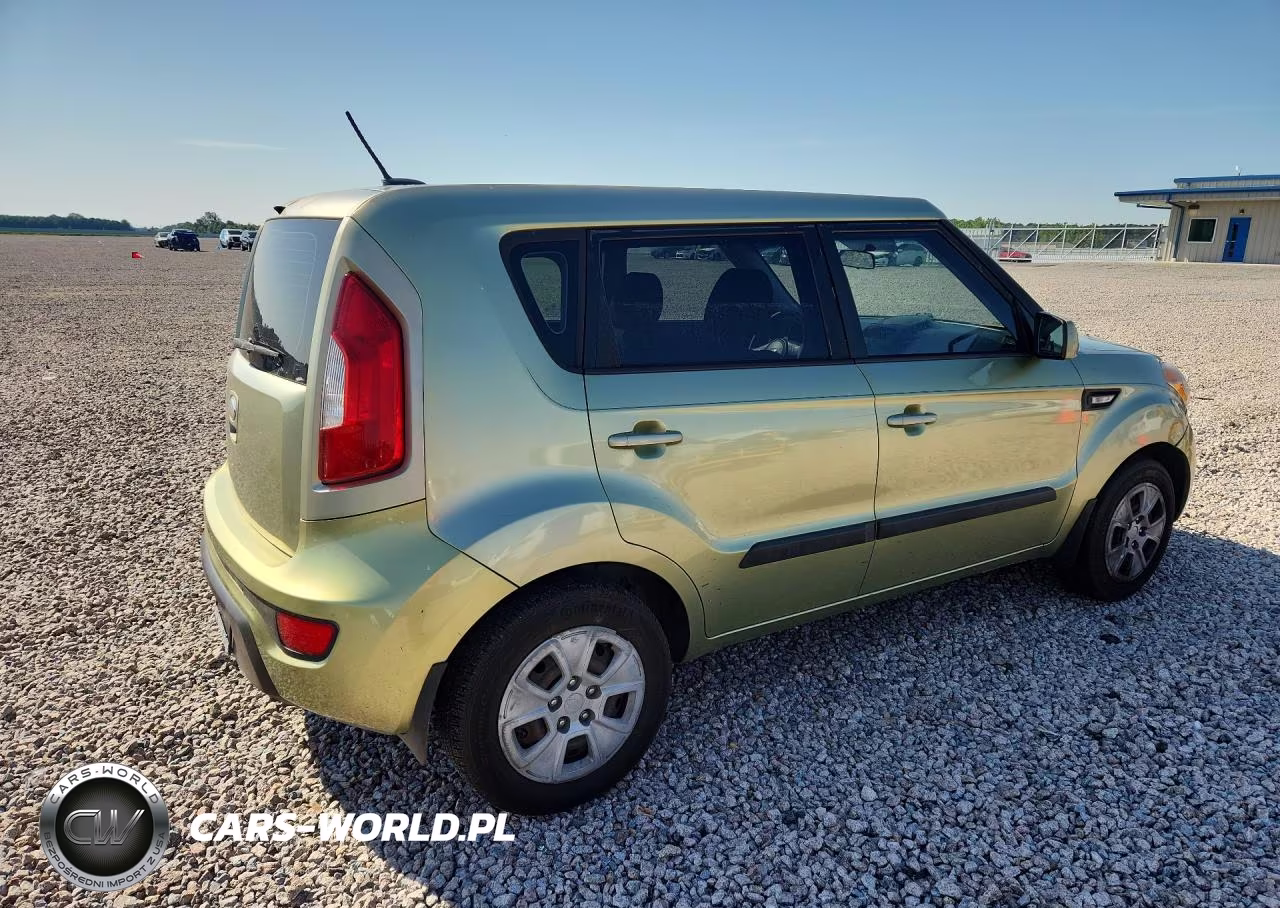 2013 Kia Soul Base VIN:KNDJT2A51D7624467 - 3
