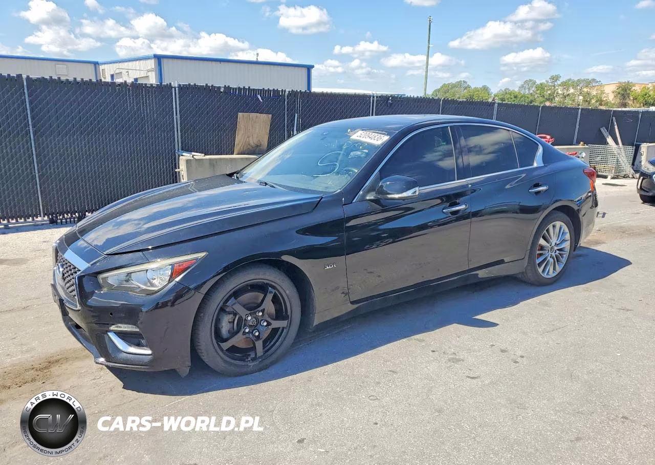 2018 Infiniti Q50 Luxe – zdjęcie 1 z 12