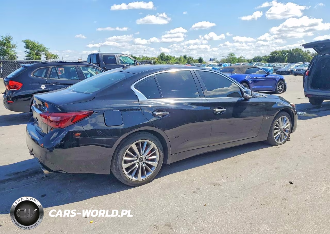 2018 Infiniti Q50 Luxe VIN:JN1EV7AR4JM440247 - 3