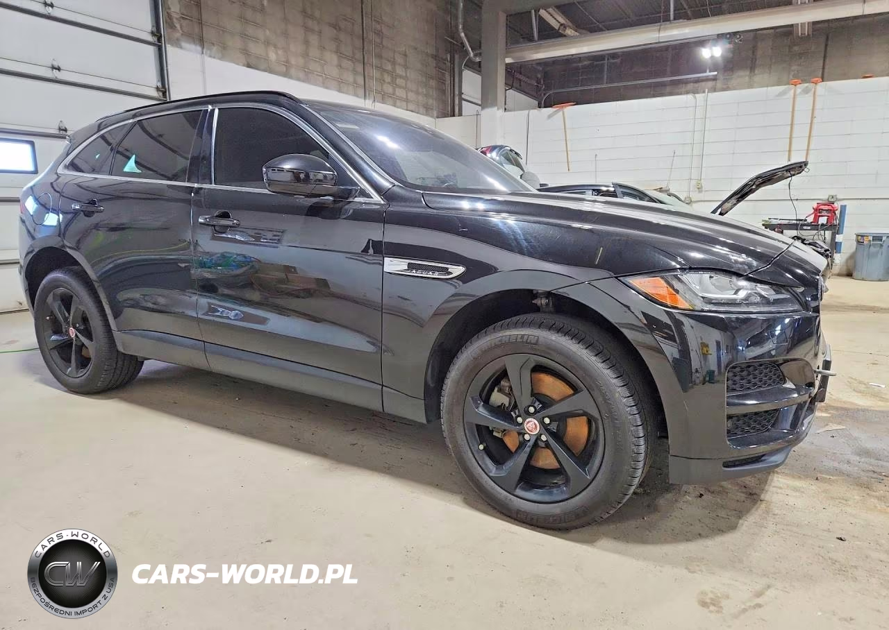 2017 Jaguar F-Pace Prestige VIN:SADCK2BV4HA068002 - 4