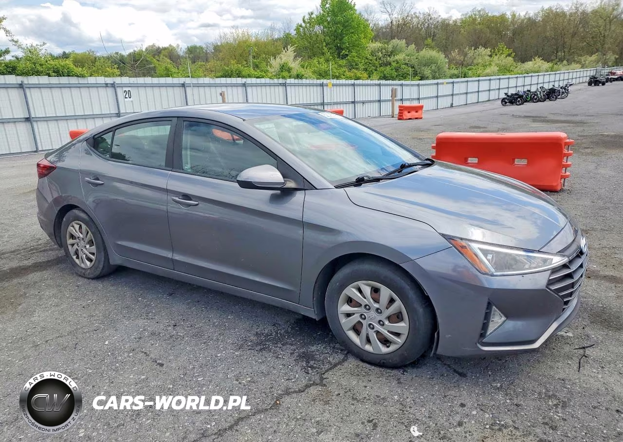 2019 Hyundai Elantra Se VIN:5NPD74LF9KH466987 - 4