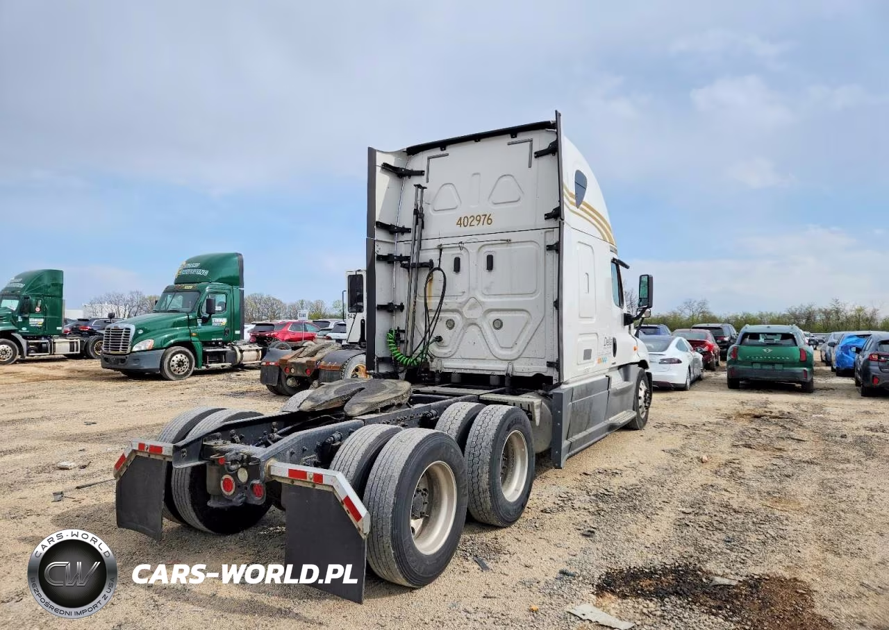 2018 Freightliner Cascadia 125 VIN:3AKJGLDR4JSJK5347 - 4