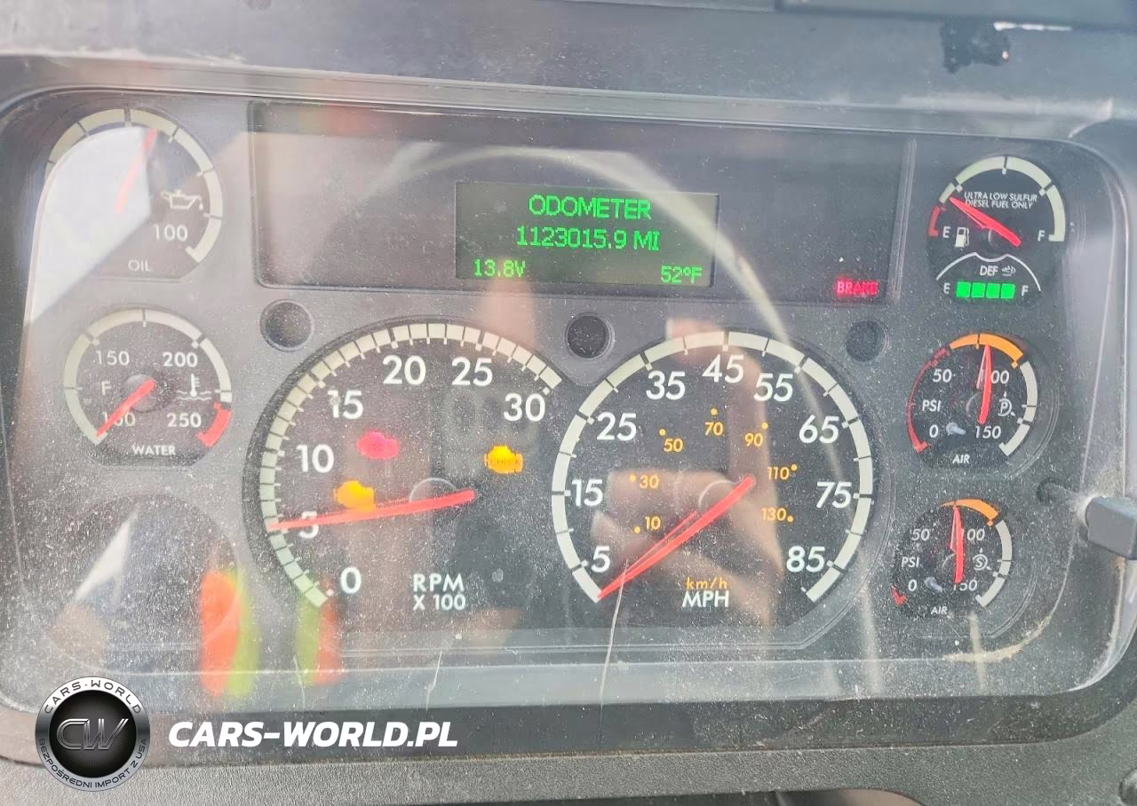 2018 Freightliner Cascadia 125 VIN:3AKJGLDR4JSJK5347 - 8