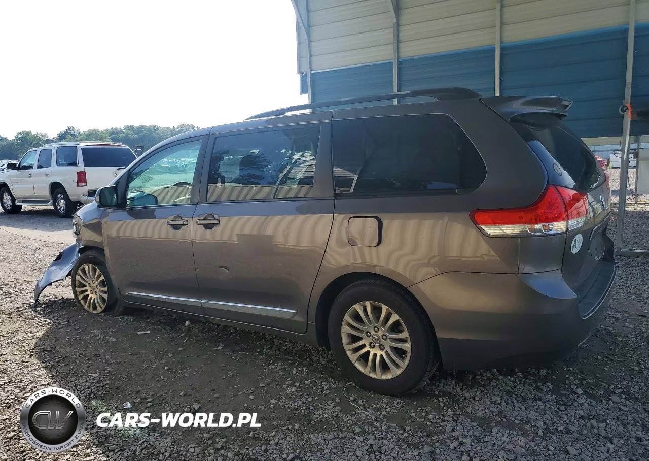 2013 Toyota Sienna Xle 8-Passenger VIN:5TDYK3DC5DS389773 - 2