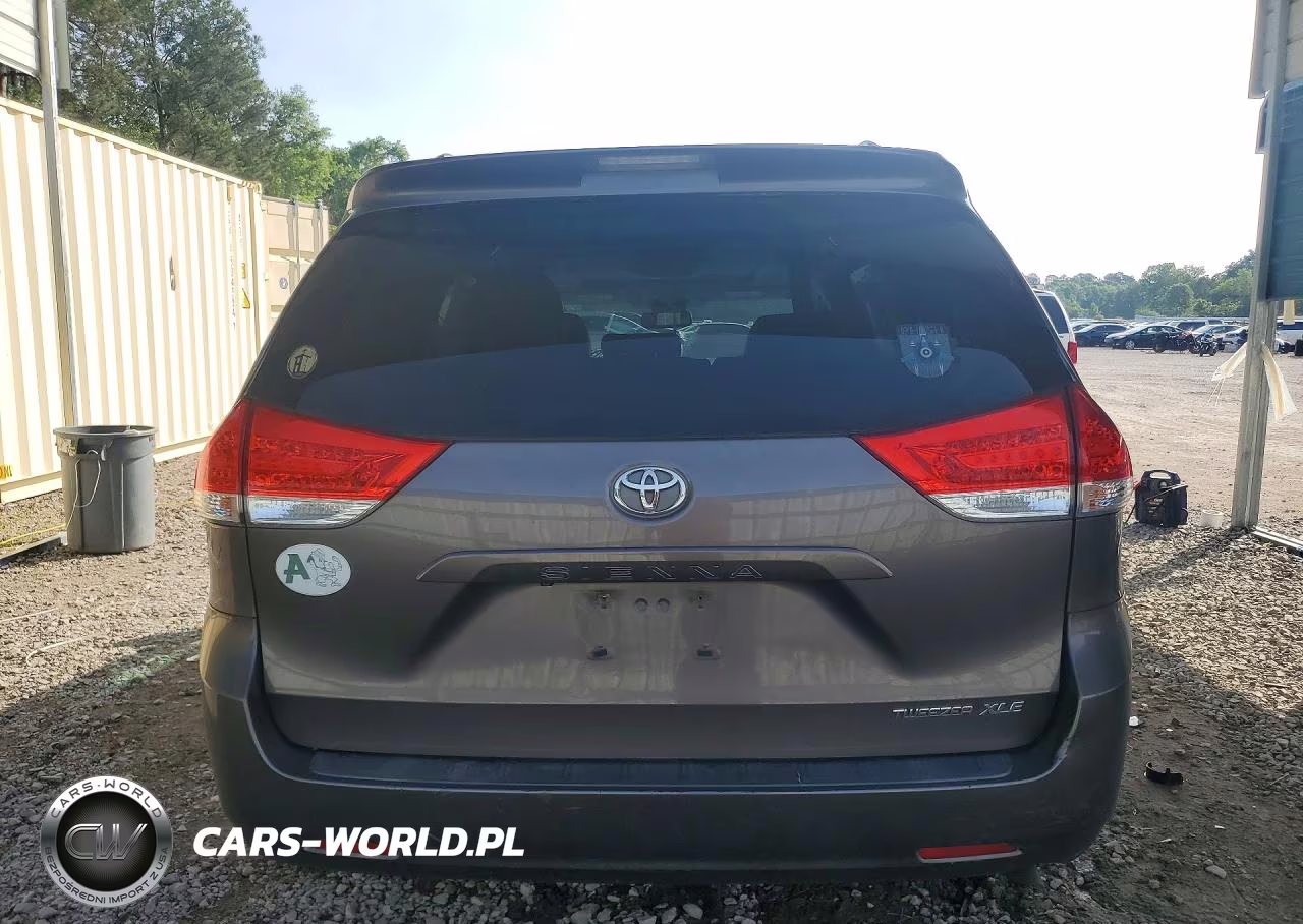 2013 Toyota Sienna Xle 8-Passenger VIN:5TDYK3DC5DS389773 - 6