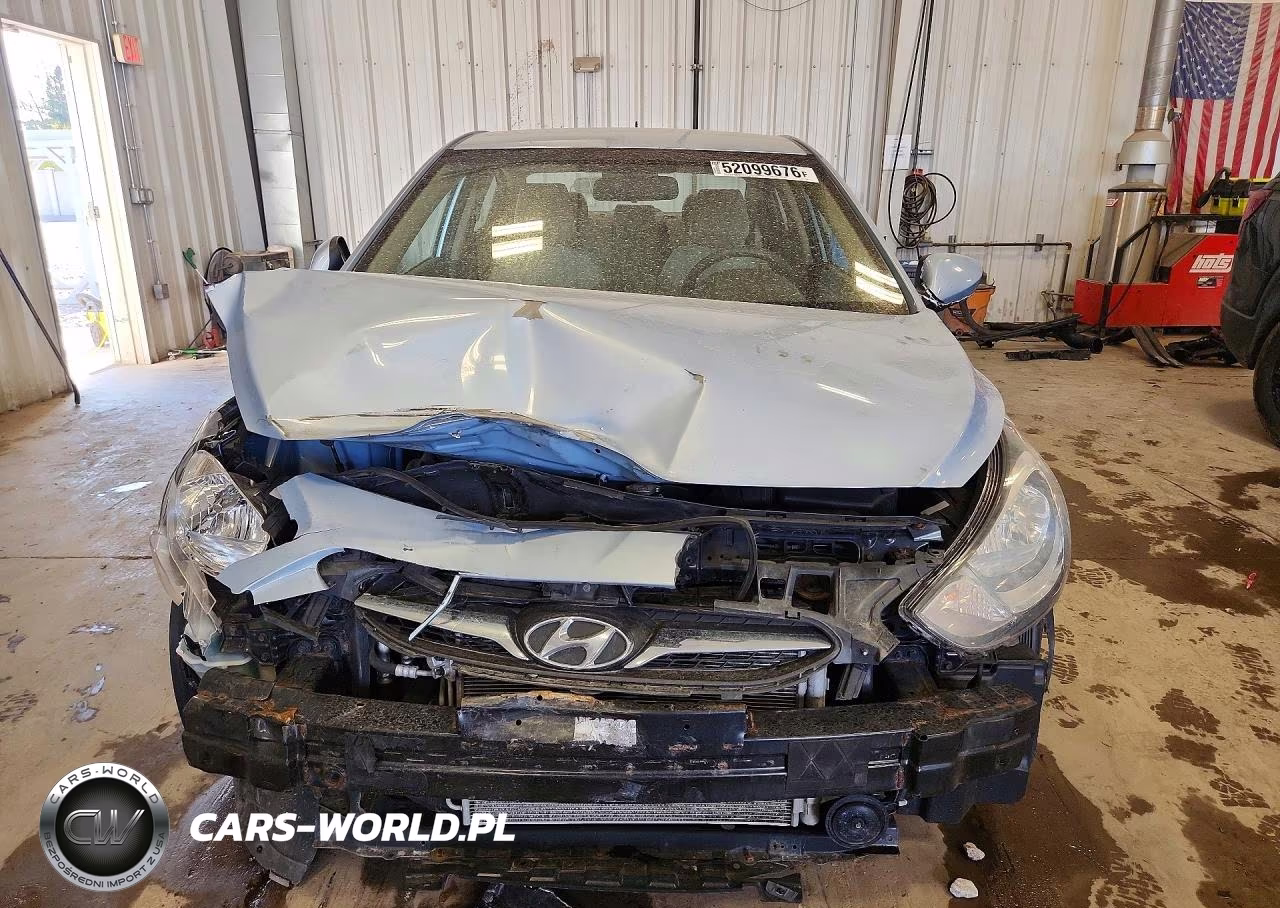 2013 Hyundai Accent 4D VIN:KMHCT4AE8DU317525 - 5