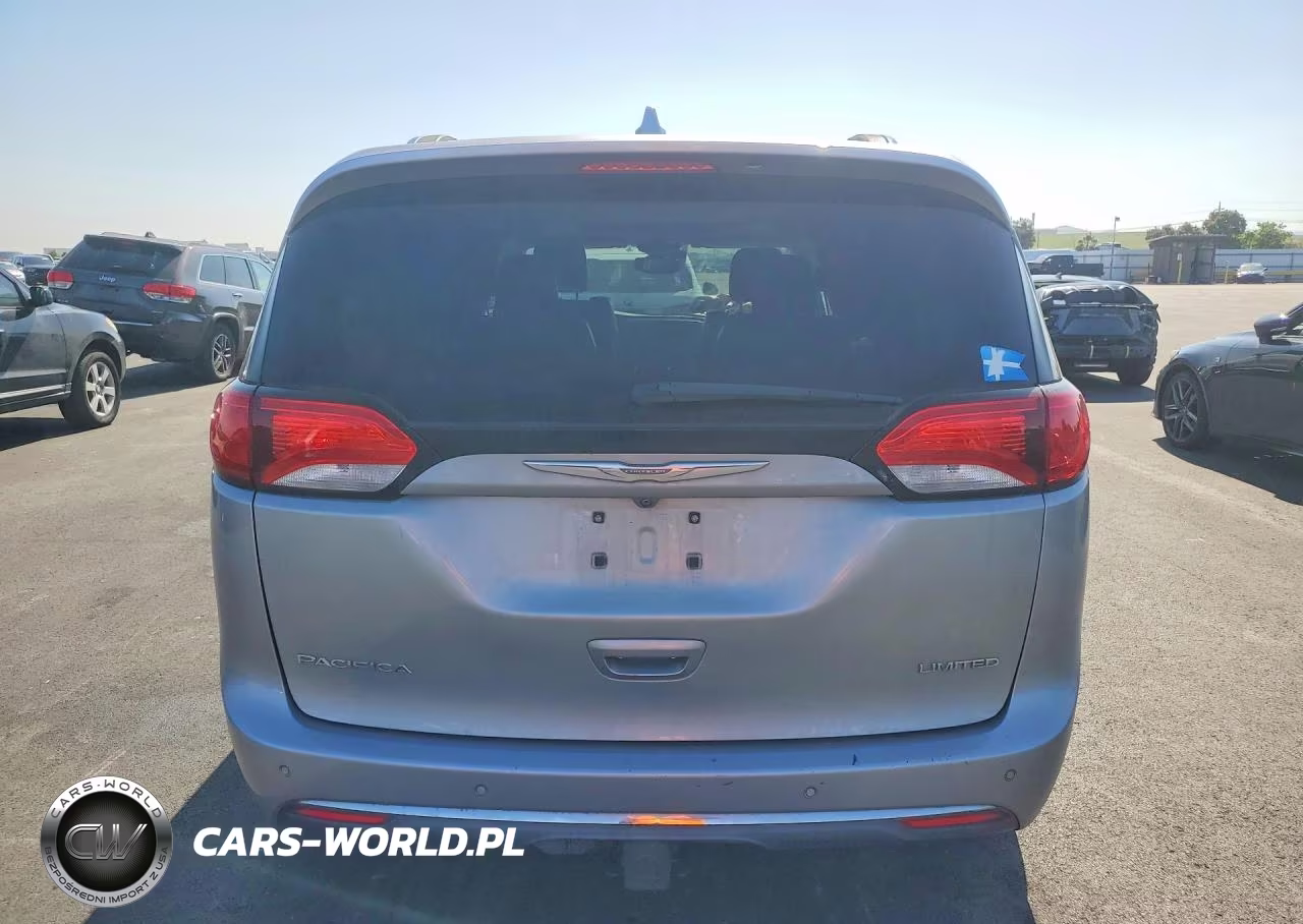 2017 Chrysler Pacifica Limited VIN:2C4RC1GG6HR659144 - 6