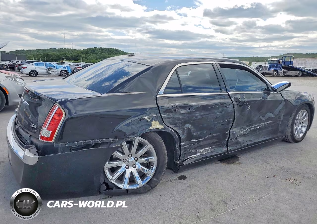 2013 Chrysler 300C VIN:2C3CCAEG3DH573352 - 3