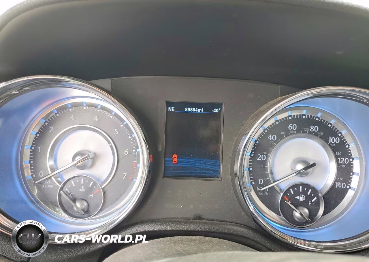 2013 Chrysler 300C VIN:2C3CCAEG3DH573352 - 9
