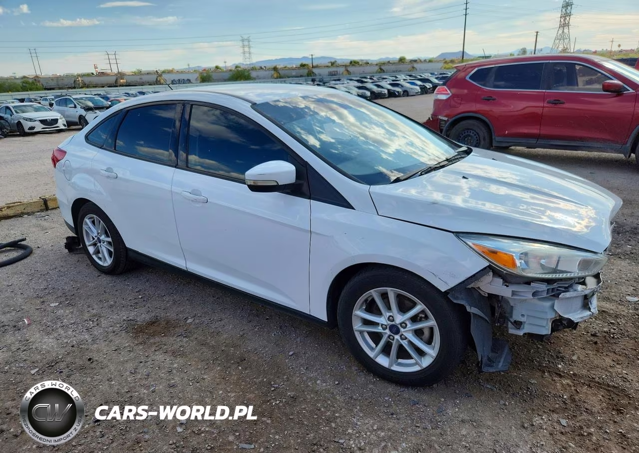2016 Ford Focus Se VIN:1FADP3F23GL363477 - 4