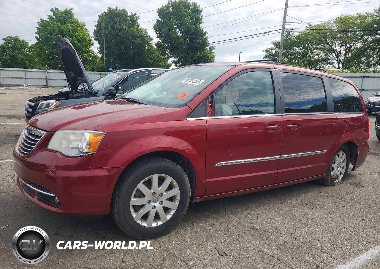 2014 Chrysler Town & Country Touring – zdjęcie 1 z 13
