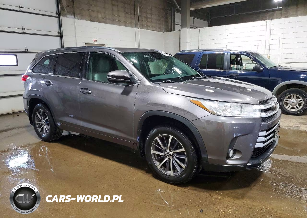 2017 Toyota Highlander Xle VIN:5TDJZRFH3HS367589 - 4