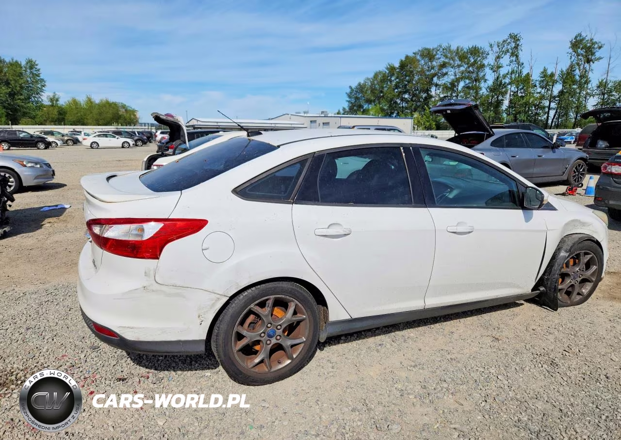 2013 Ford Focus Se VIN:1FADP3F23DL384163 - 3