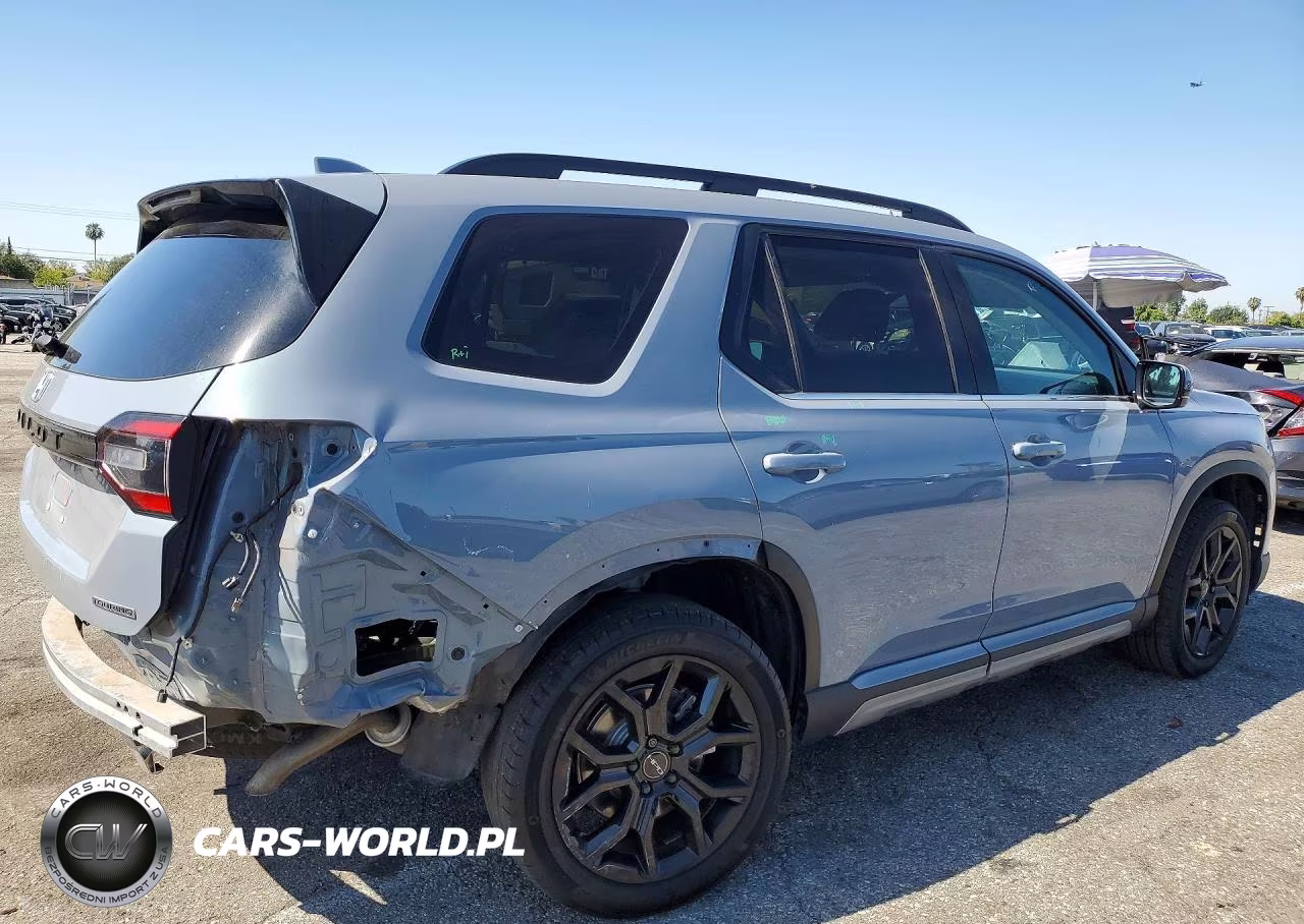 2025 Honda Pilot Touring VIN:5FNYG2H7XSB025312 - 3
