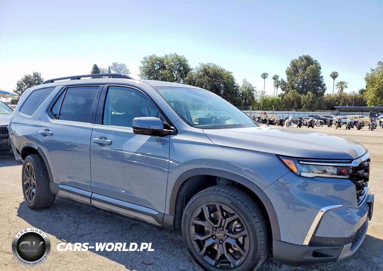 2025 Honda Pilot Touring VIN:5FNYG2H7XSB025312 - 4