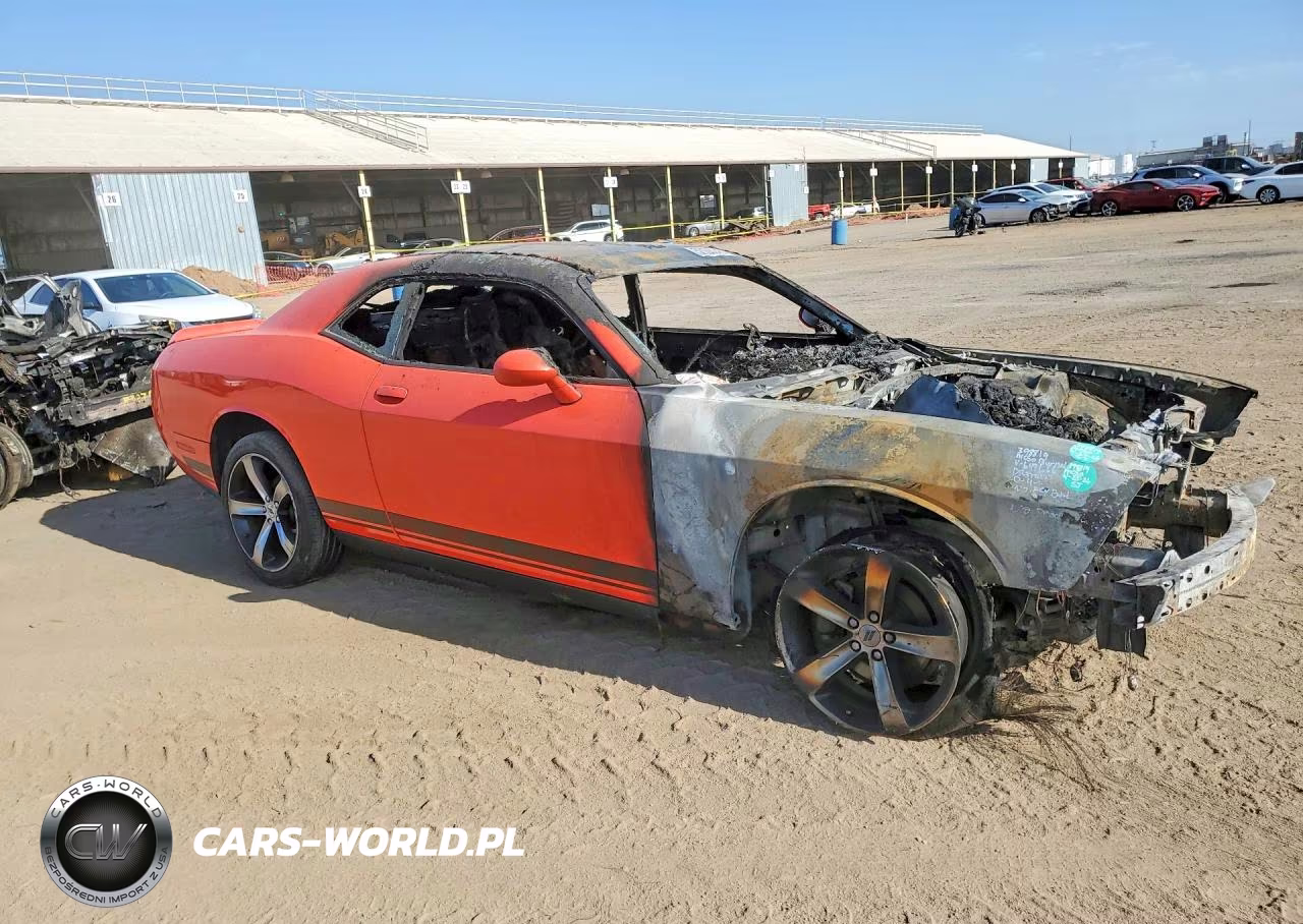 2019 Dodge Challenger Sxt VIN:2C3CDZAG3KH649666 - 4
