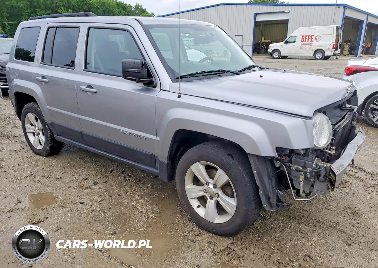 2016 Jeep Patriot Latitude VIN:1C4NJRFB2GD661774 - 4