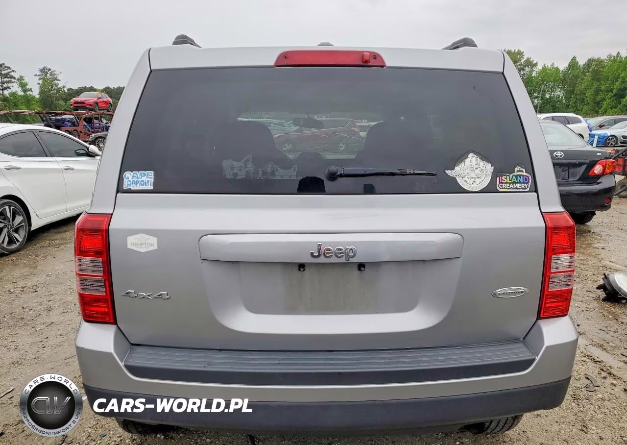 2016 Jeep Patriot Latitude VIN:1C4NJRFB2GD661774 - 6
