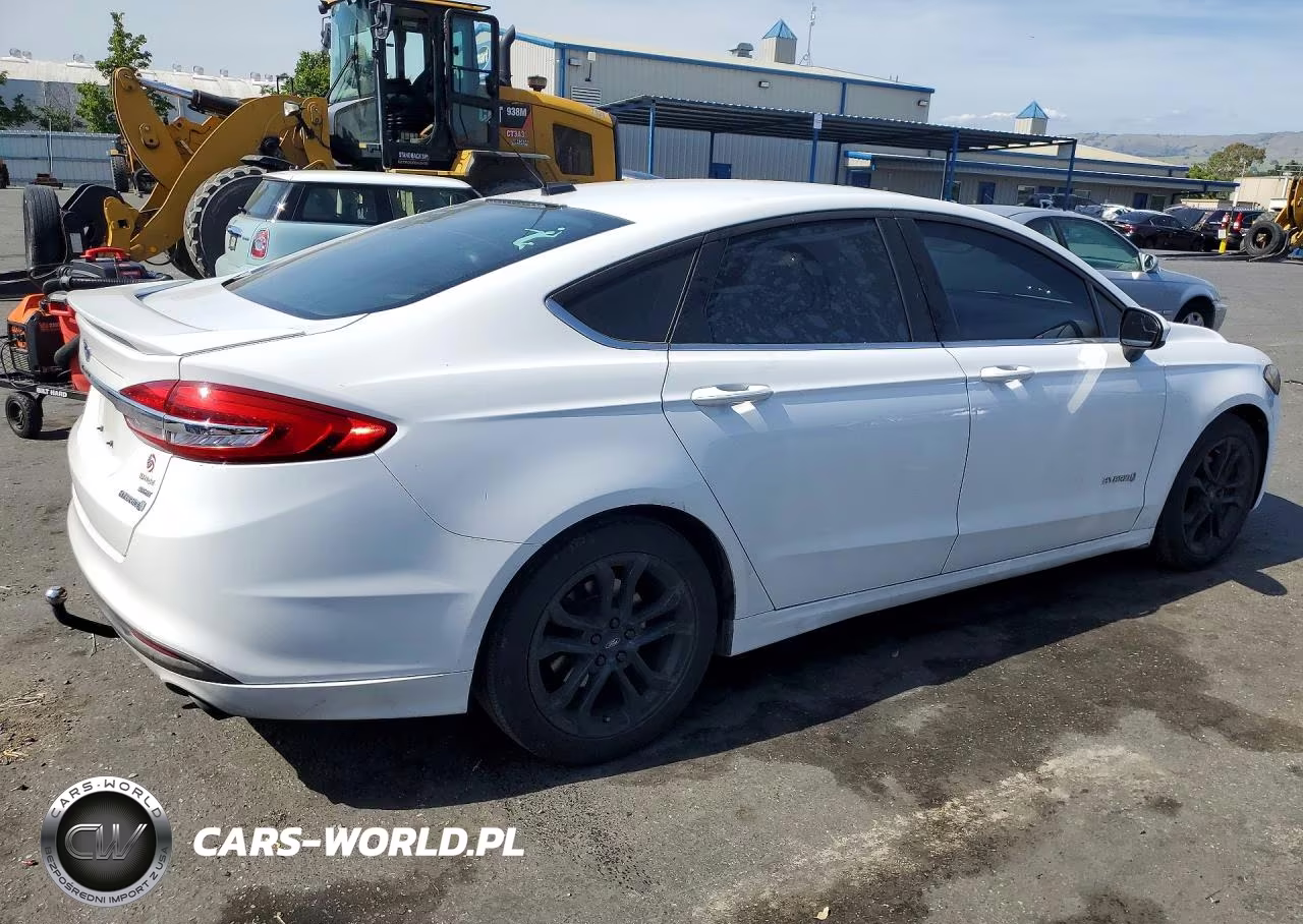 2018 Ford Fusion Se Hybrid VIN:3FA6P0LUXJR116818 - 3