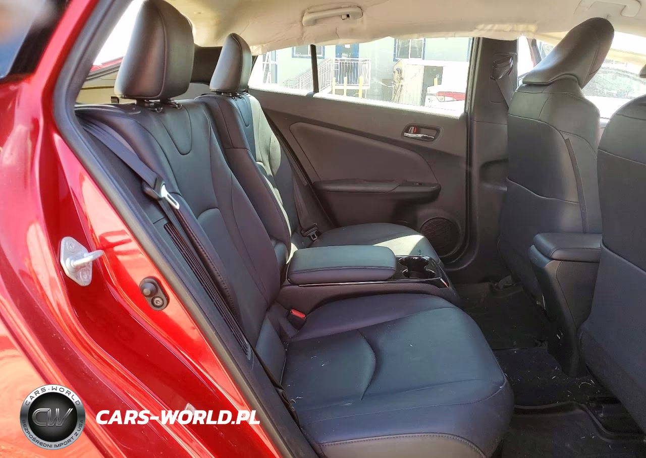 2018 Toyota Prius Prime VIN:JTDKARFP3J3095796 - 10