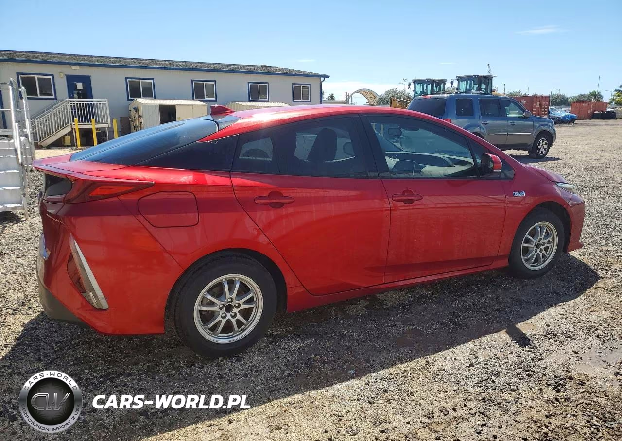 2018 Toyota Prius Prime VIN:JTDKARFP3J3095796 - 3