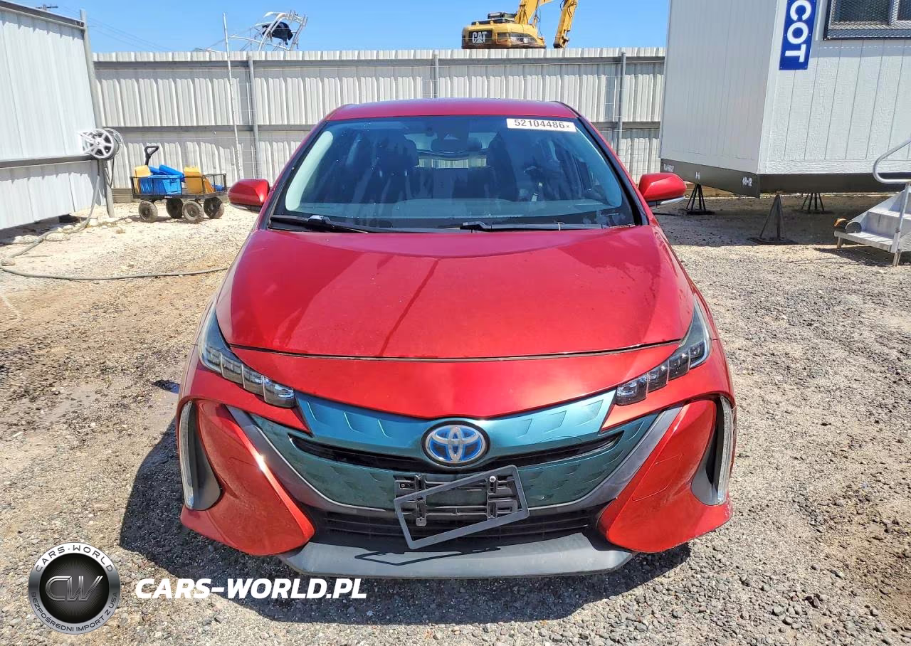 2018 Toyota Prius Prime VIN:JTDKARFP3J3095796 - 5
