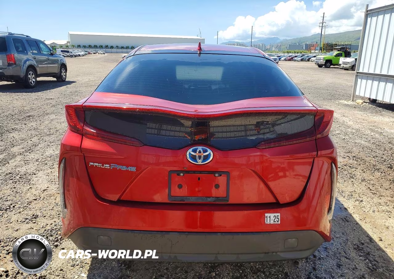 2018 Toyota Prius Prime VIN:JTDKARFP3J3095796 - 6