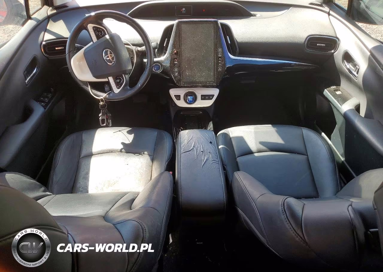 2018 Toyota Prius Prime VIN:JTDKARFP3J3095796 - 8