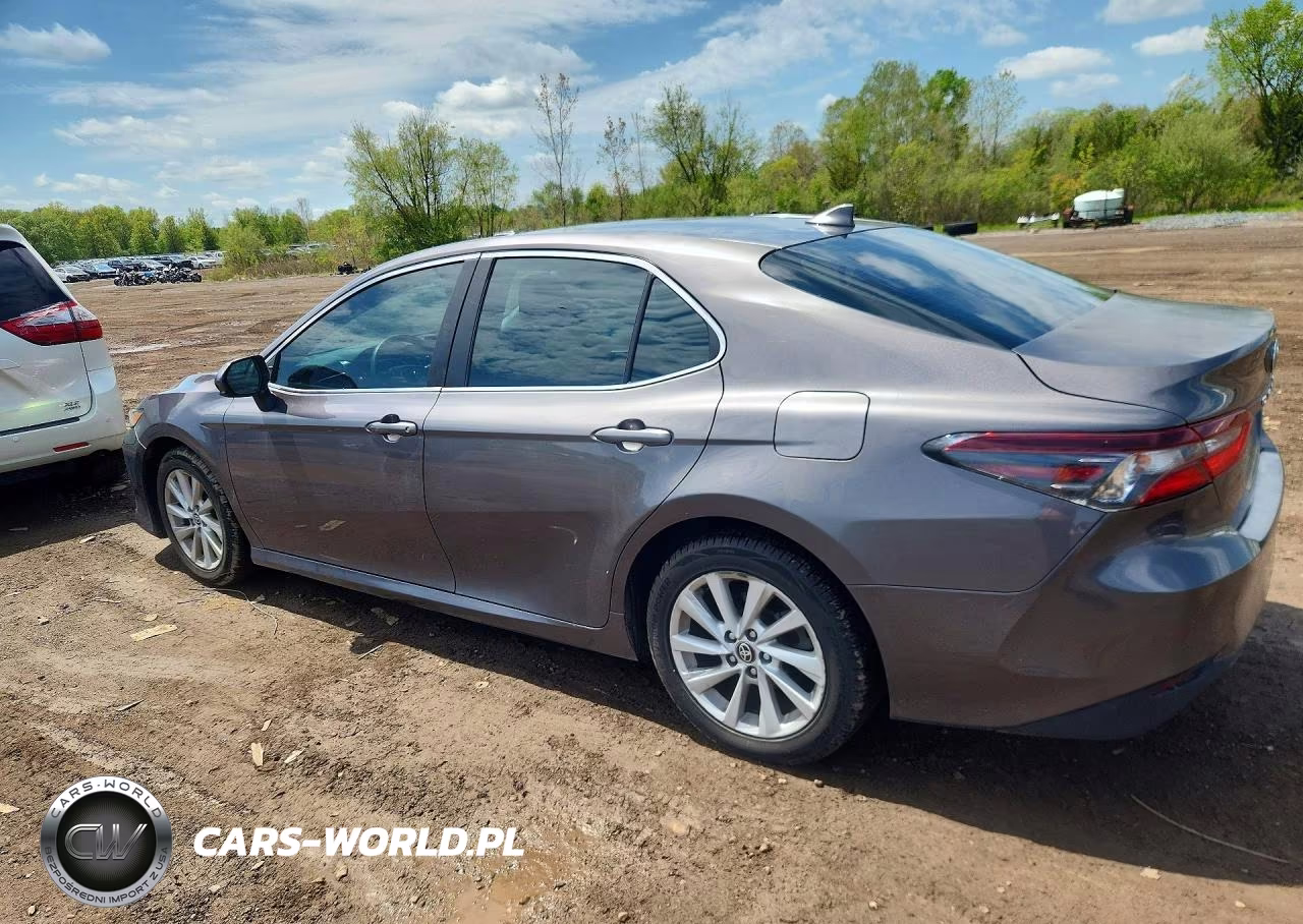 2021 Toyota Camry Le VIN:4T1C11AK2MU616051 - 2