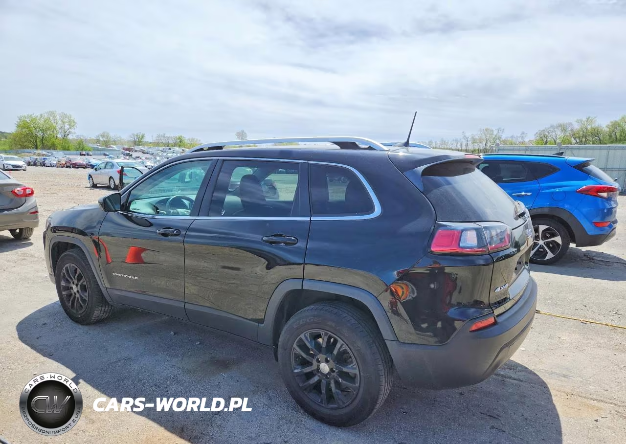 2019 Jeep Cherokee Latitude Plus VIN:1C4PJMLN4KD167371 - 2