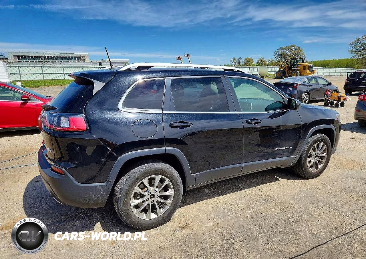 2019 Jeep Cherokee Latitude Plus VIN:1C4PJMLN4KD167371 - 3