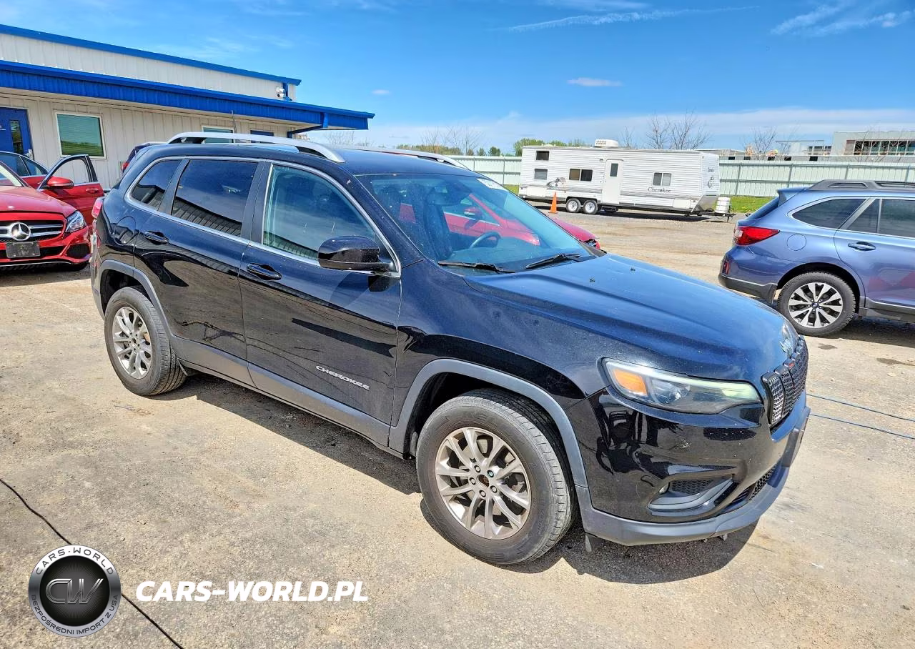 2019 Jeep Cherokee Latitude Plus VIN:1C4PJMLN4KD167371 - 4