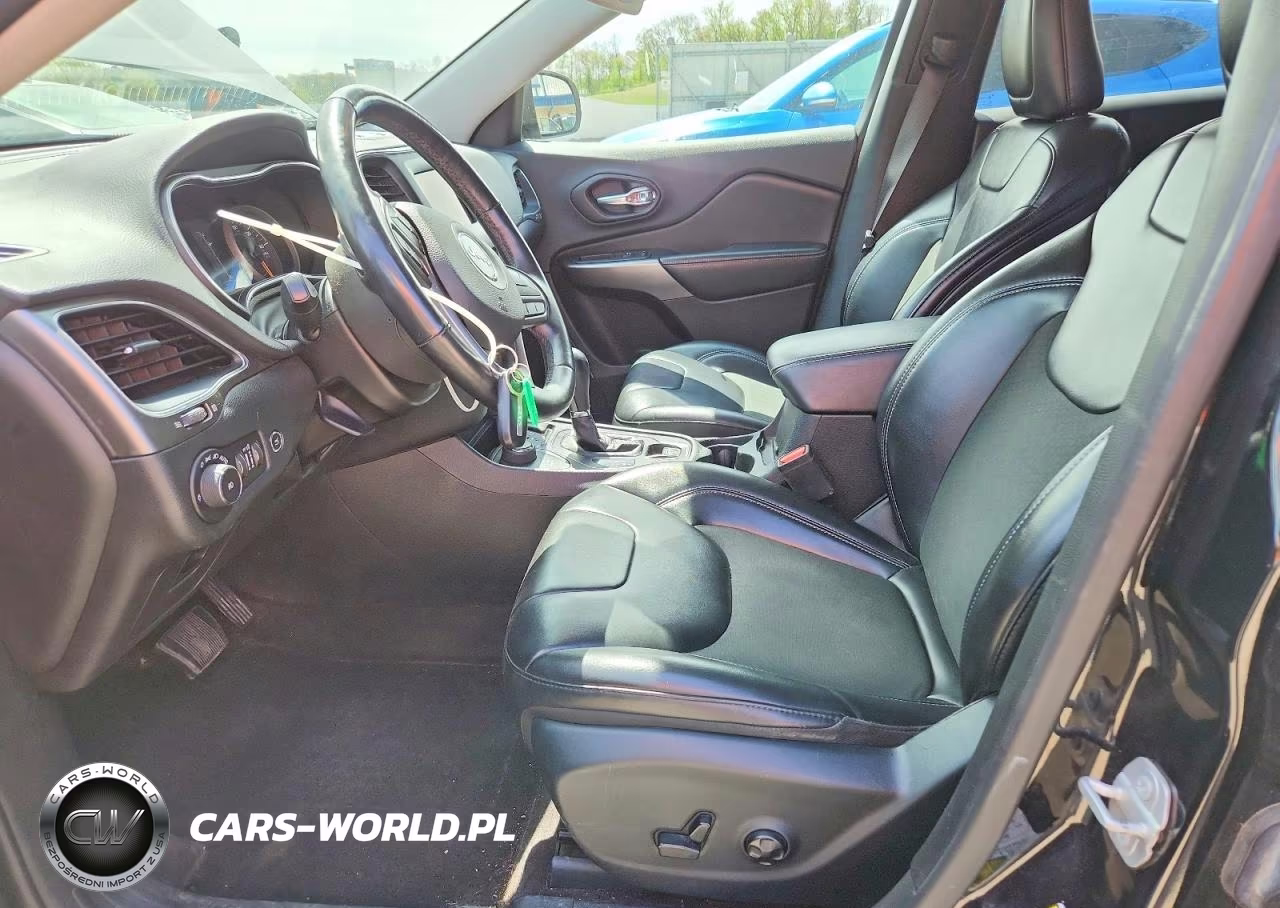 2019 Jeep Cherokee Latitude Plus VIN:1C4PJMLN4KD167371 - 7